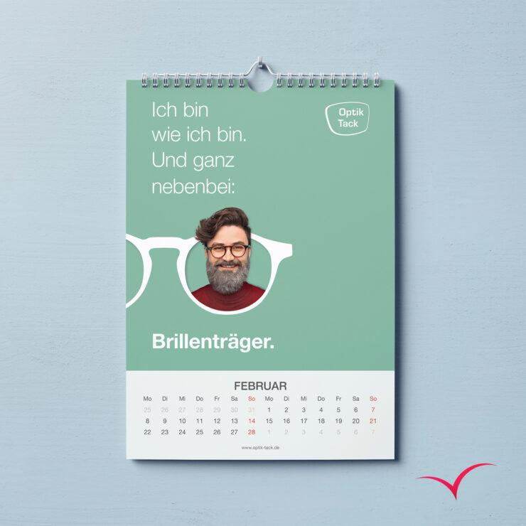 Kalender Optik Mack - Februar Bodenstaendig - 2022